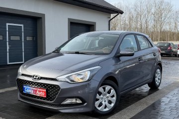 **Hyundai_i20_Active_Benzyna_Śliczny_Środek**